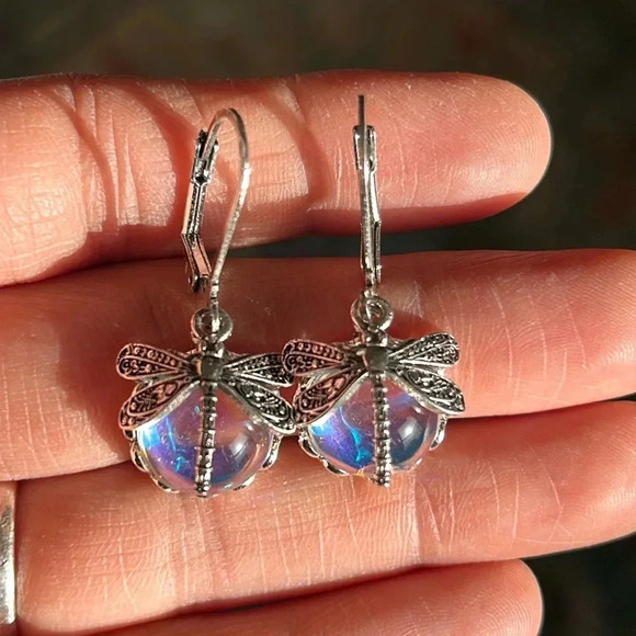 Dragonfly Faux Crystal Earrings in clear/blue iridescent w silver - Picture 1 of 3